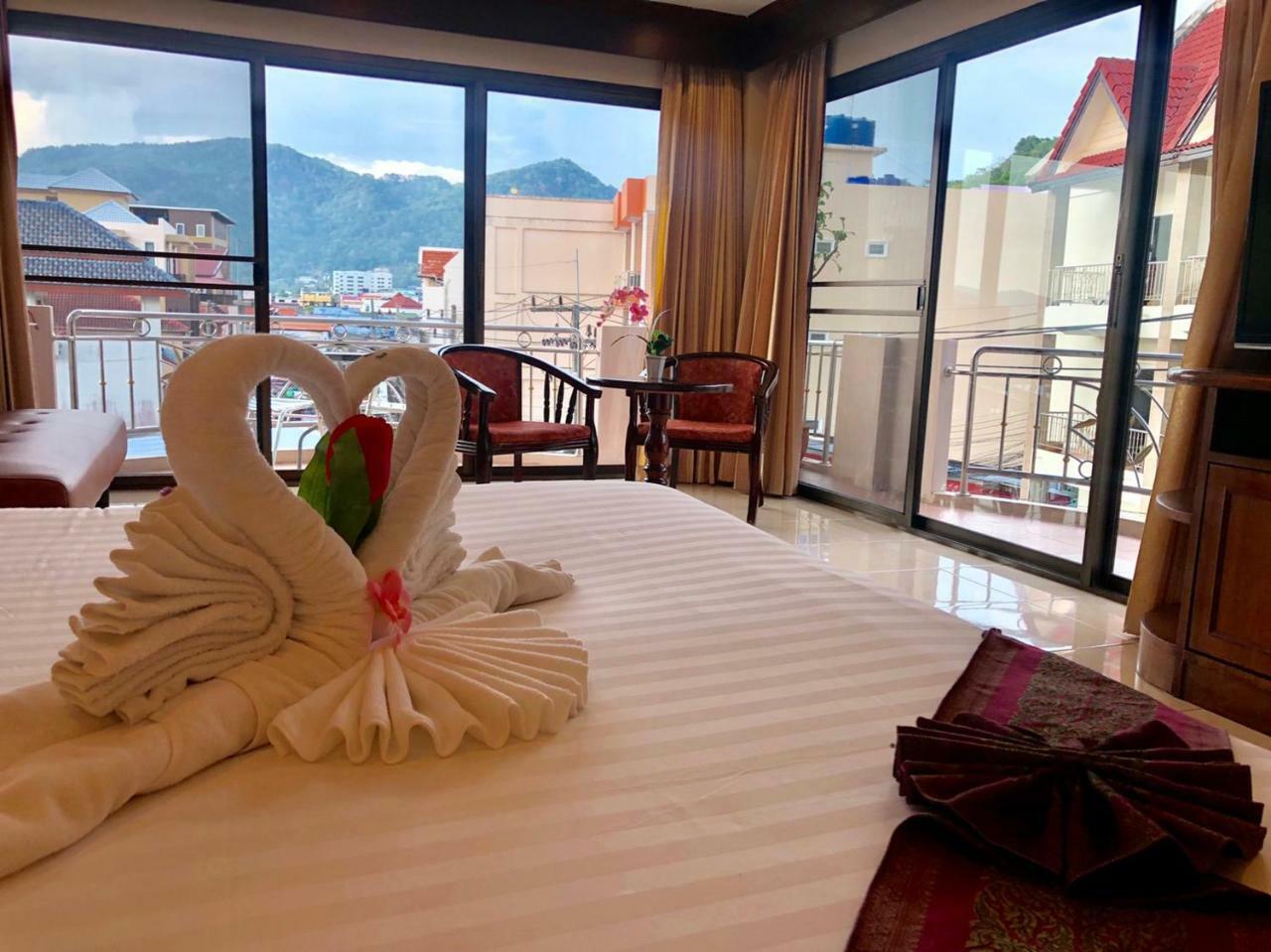 Ban Tyrol 호텔 Patong 외부 사진